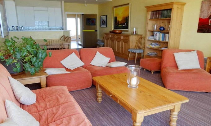 Nieuwpoort-aan-Zee Apartment | Coastal Retreat: Horizon 0501 with Oceanfront Views