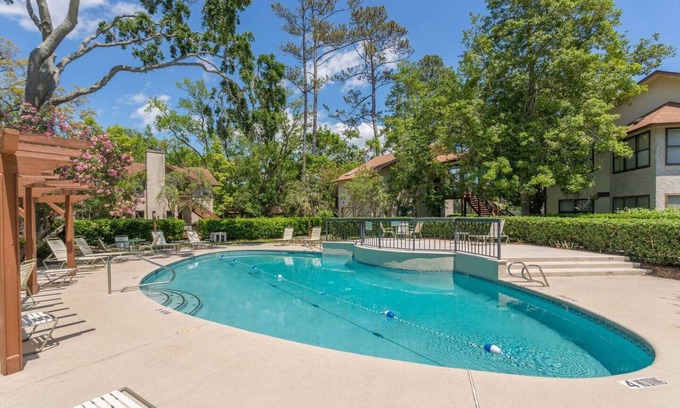 Saint Simons Island Condo | Oceanfront Harbour Oaks Condo - Steps to the Beach