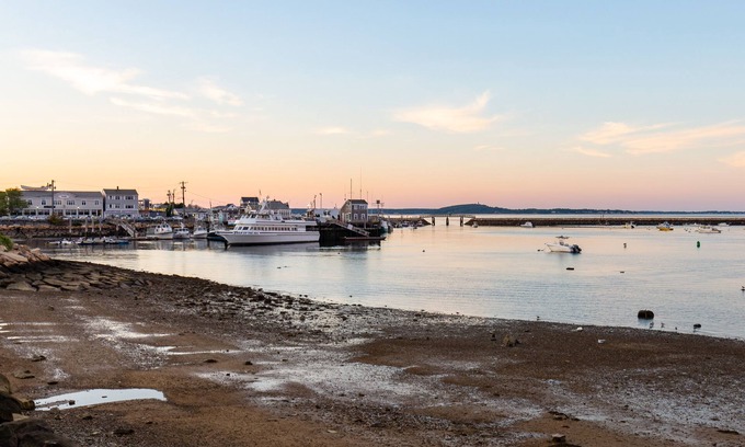 Plymouth Apartment | Top-Rated Coastal Corner 2 in Downtown Plymouth