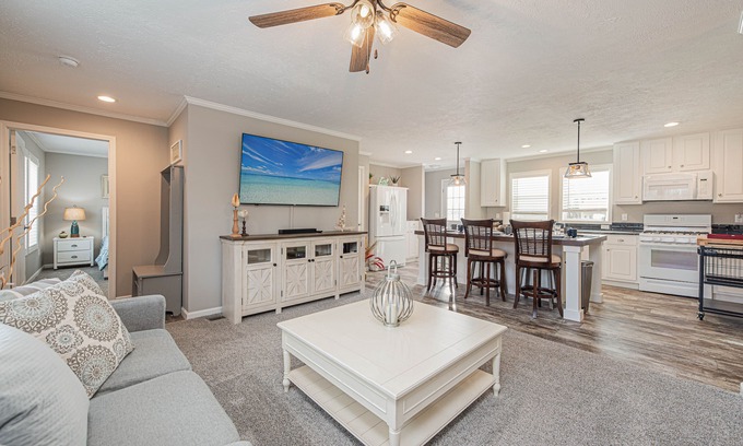 Milton House | Coastal Cottage in Milton: Ideal for Beach Lovers & Bikers!