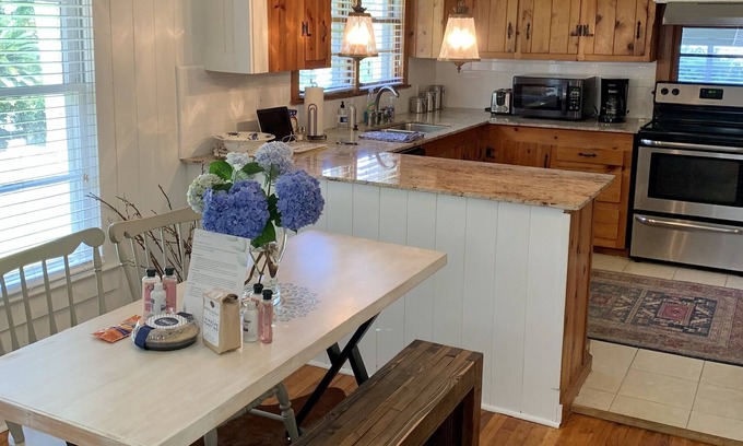 Fairhope House | Beachside Cottage with Ocean View near Downtown Fairhope