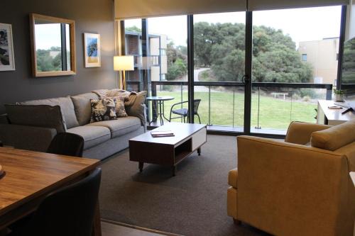 Fingal Apartment | Coastal Cove Retreat: Beachfront Bliss & Family-Friendly Fun