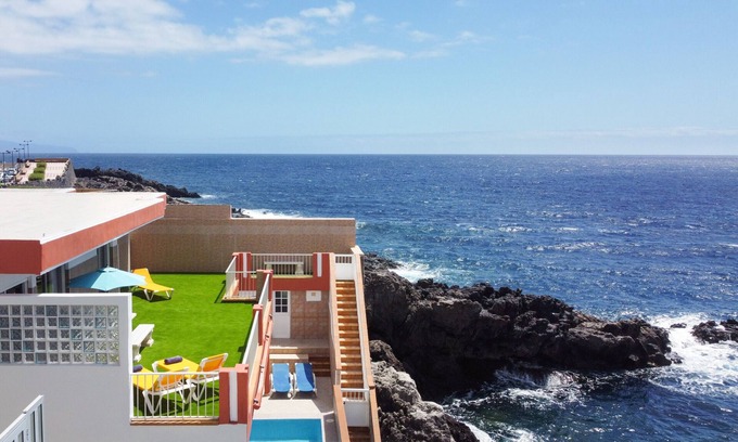 Guimar Villa | Oceanfront Coastal Dream with Heatable Pool & Spa