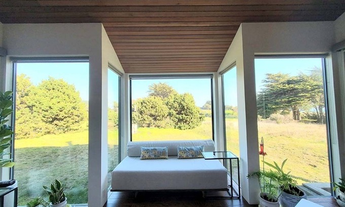 Sea Ranch House | Experience The Cottontail: Golf, Swim & Oceanfront Bliss