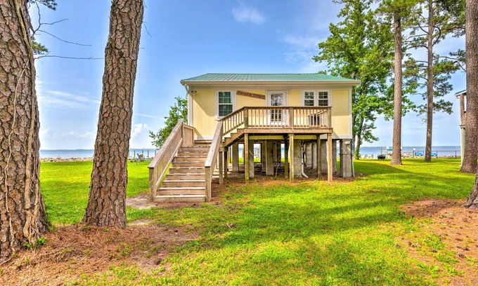 Hobucken House | Idyllic Coastal Escape: Bayfront Home with Dock & Views