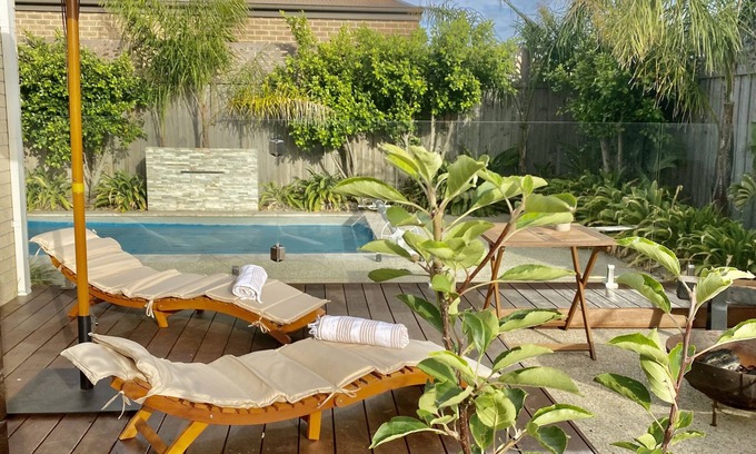 Point Lonsdale Villa | Explore Coastal Getaway Near Beaches, Trails, and Wineries