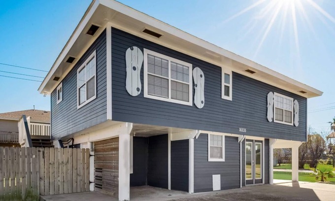 Jamaica Beach House | Unwind with a Private Pool and Golf Cart Upgrade!
