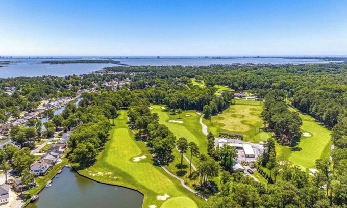 Ocean Pines House | Coastal Golf Villa 5 Pools 15 mins to OCMD