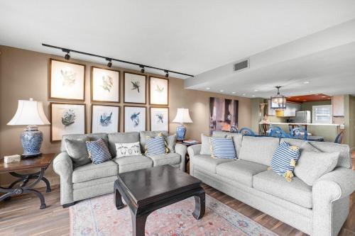 Litchfield by the Sea House | Coastal Haven: Ocean View 2BR Retreat with Pool Access
