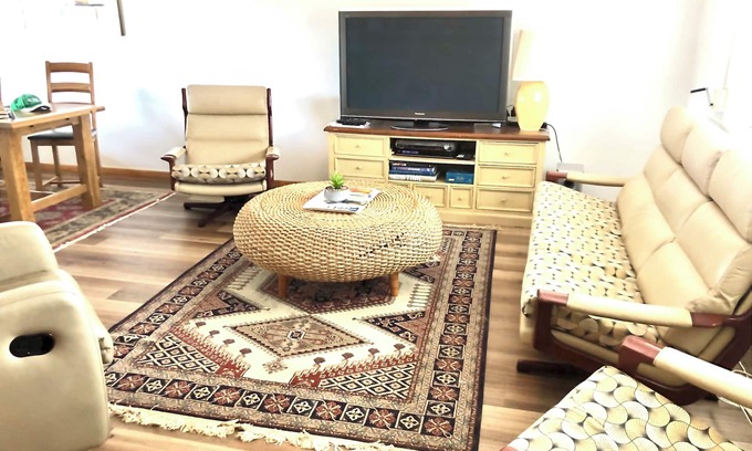 Hayborough House | Beachside Retreat: Coastal Hayborough Near Port Elliot
