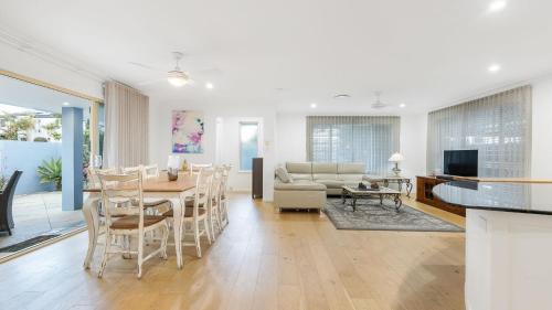 Palm Beach House | Discover Coastal House: Pet & Child Friendly Retreat