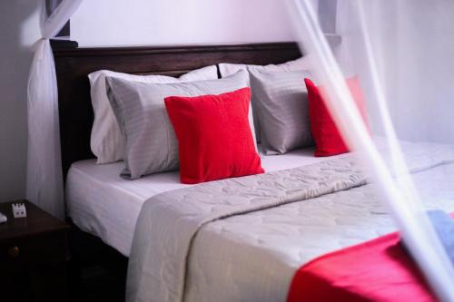 Thalaramba Villa | Pet-Friendly Coastal House with Oceanfront Views