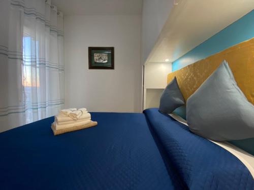Santa Marinella Apartment | Coastal House: Unwind by the Ocean with Pool & Pet-Friendly Amenities