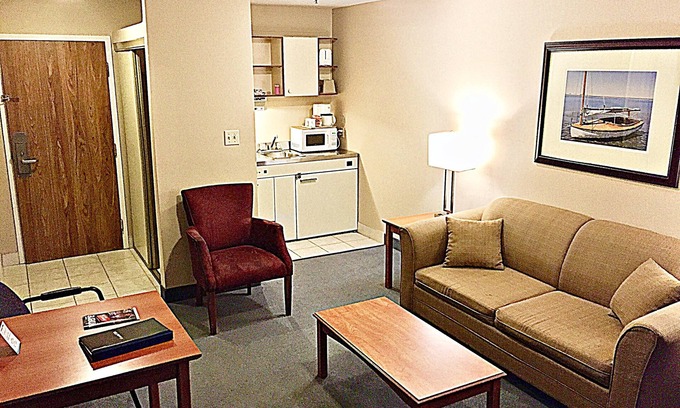 Dartmouth Hotel | Welcoming Coastal Inn Dartmouth with Family-Friendly Amenities