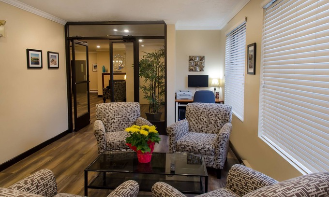 Dieppe Hotel | Coastal Inn Moncton Dieppe: Eco-Friendly Comfort Awaits