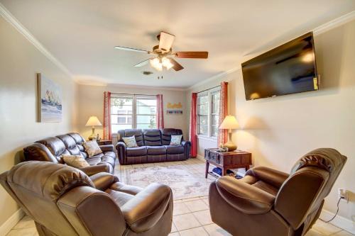 Long Beach House | Family-Friendly Coastal Retreat Steps from Long Beach