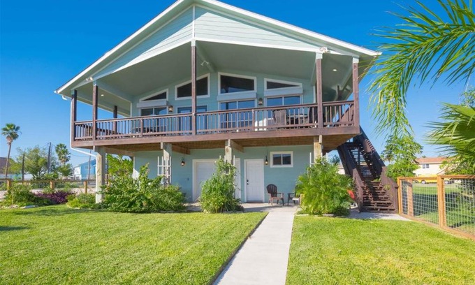 Rockport House | Pet-Friendly Coastal Oasis: A Family-Approved Escape