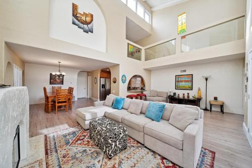 Corona del Mar House | Pet-Friendly Coastal Retreat Steps from Beach & Shopping
