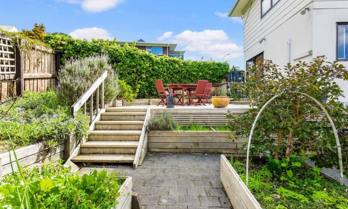 Browns Bay House | Relaxing Coastal Retreat Steps from the Beach with Spa