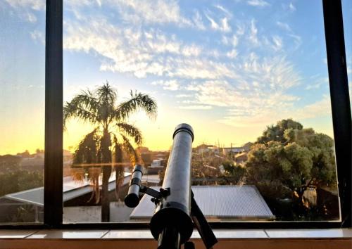 Silver Sands Apartment | Coastal Retreat In Silver Sands