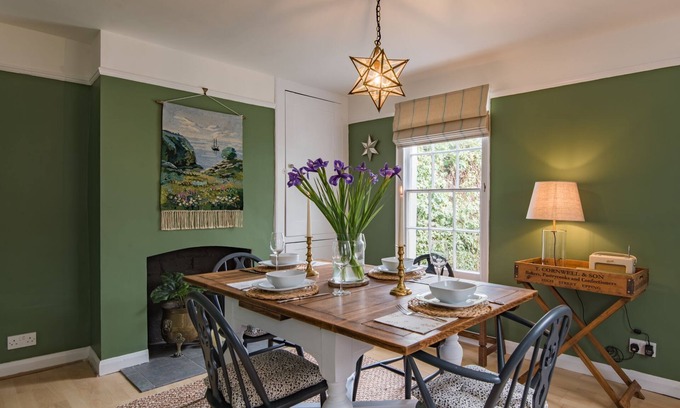 Deal House | Beachfront Escape in Kingsdown with Ocean Views & Amenities