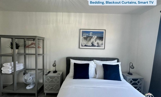 Porthcawl Apartment | Coastal Retreat: 4-Star Stay with Ocean Views & Breakfast