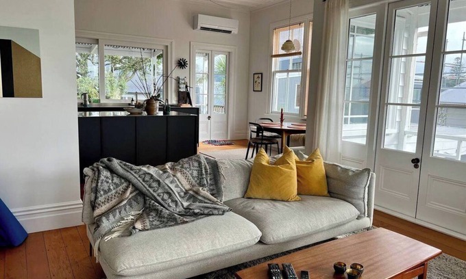 Narrow Neck Villa | Stylish Beachside Villa with Ocean View & Family-Friendly Perks