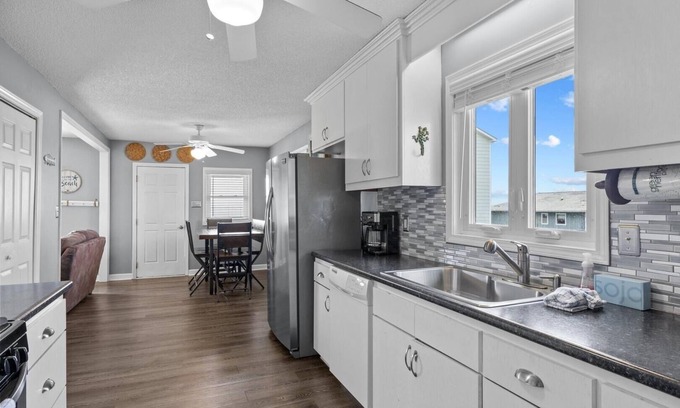 Harkers Island House | Pet-Friendly Coastal Tide 3 Bedroom Home Awaits You