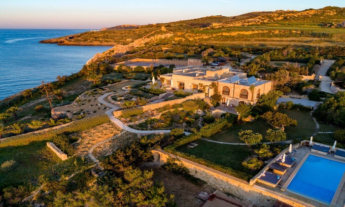 Qala Villa | Exclusive Coastal Villa with Private Pool & Tennis Court