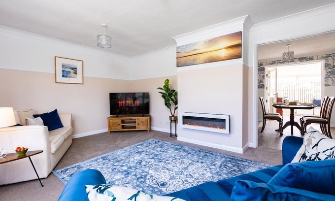 Scalby Apartment | Coastal Village Hideaway