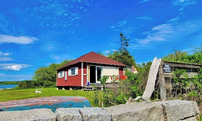 Brooksville Cabin | Remarkable Boathouse Retreat on Blue Hill Peninsula