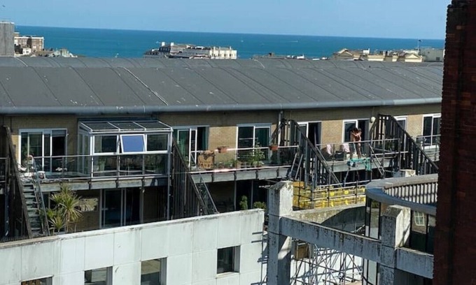 Brighton City Centre Apartment | Premier Coastal Escape with Spa & Hot Tub in Brighton