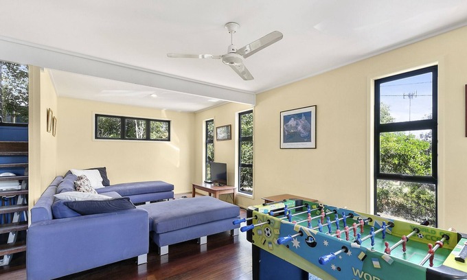 Point Lookout House | Beachside Retreat: Straddie House with Family Amenities