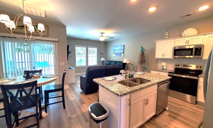 Cedar Point House | Coastline Townhome Beach Getaway - Located by The Emerald Isle Bridge
