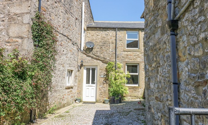 Starbotton Cottage | Coates Lane Farm Cottage: Pet Friendly with Open Fire