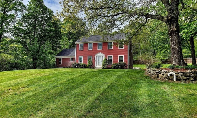 Dublin House | 5 Bedroom Cozy Cobb Meadow House with Pool & Spa Amenities