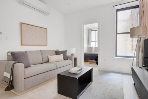 Boerum Hill Apartment | Discover Cobble Hill: 4-Star Child-Friendly Retreat