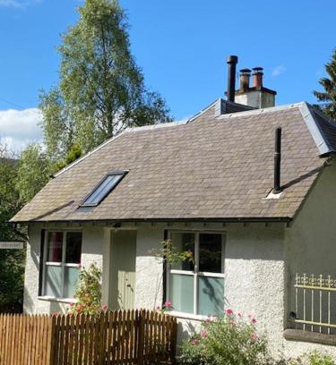 Strathtay House | Cozy Cobbler's Cottage at Kindrochet, Strathtay - 9/10 Rating