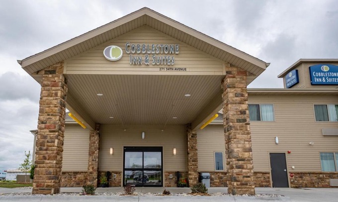 Allendorf Hotel | Pet-Friendly Cobblestone Hotel & Suites in Sheldon, 8.9 Rating