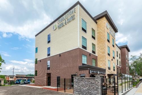 Hartford Hotel | Pet-Friendly Cobblestone Hotel & Suites in Hartford