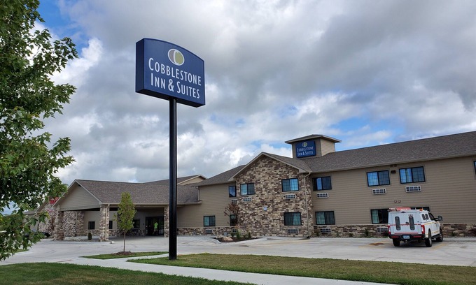 Boone Hotel | Top-Rated Cobblestone Inn & Suites - Boone with Family Amenities