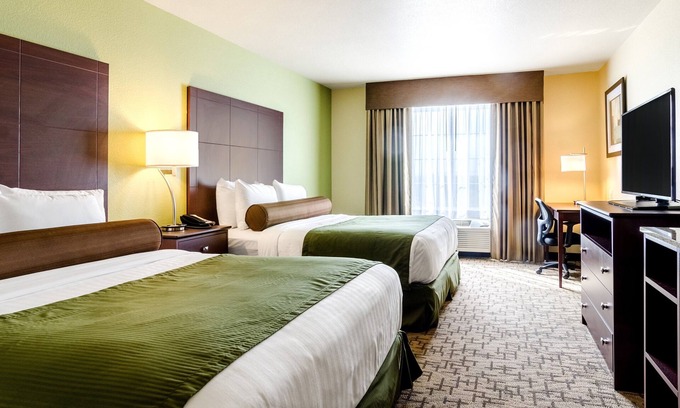 Corry Hotel | Cozy Cobblestone Inn & Suites - Corry: Top Guest Rated Stay