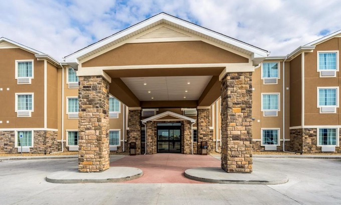 Kermit Hotel | Discover Cobblestone Inn & Suites - Pet Friendly Kermit Stay