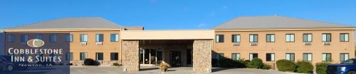 Newton Hotel | Inviting Cobblestone Inn & Suites - Newton: 4-Star Comfort