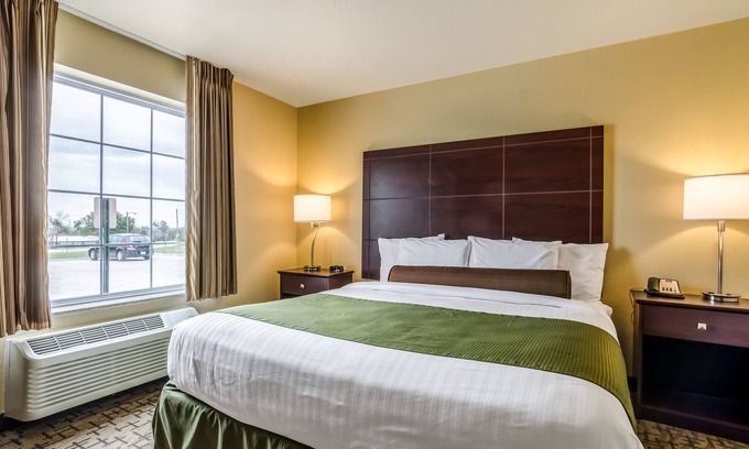 Oberlin Hotel | Discover Cobblestone Inn & Suites in Oberlin, Rated 9.4/10