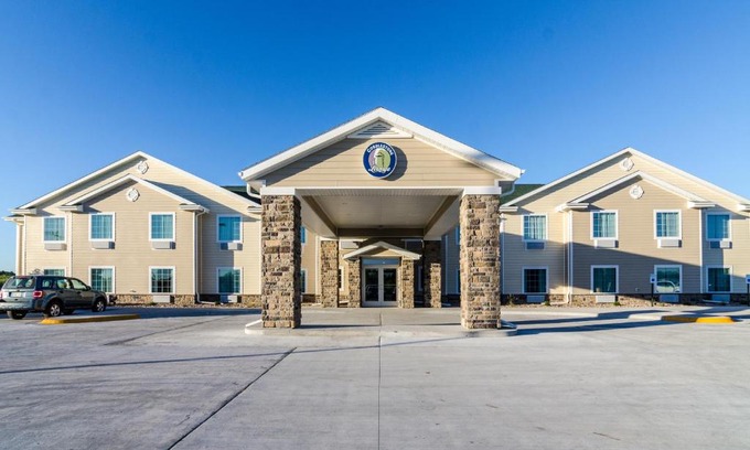 Ord Hotel | Comfortable Cobblestone Inn & Suites - Pet Friendly Retreat