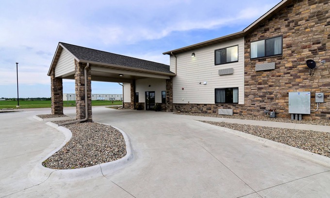 Monticello Hotel | Discover Cobblestone Inn & Suites - Monticello, Rated 9.4/10