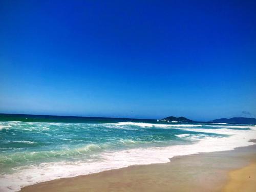 Rio Tavares Apartment | Scenic Duplex with Ocean Views, Jacuzzi & BBQ near the Beach