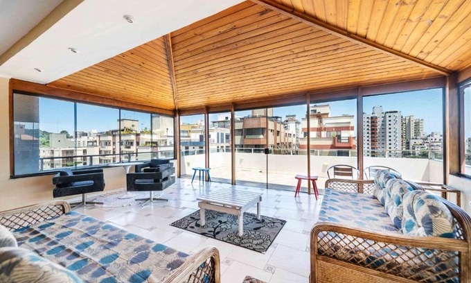 Parque Enseada Apartment | Cozy Cover in Enseada: 10 Min to Beach with Pool & Wi-Fi