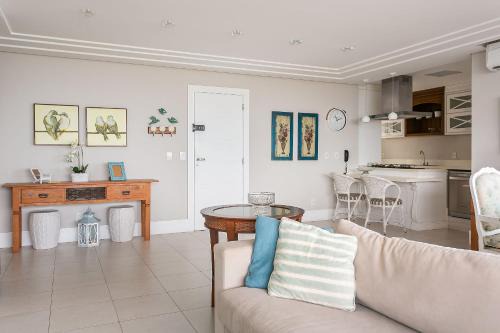 Santinho Apartment | Oceanfront Cobertura with Private Pool & Free Wi-Fi